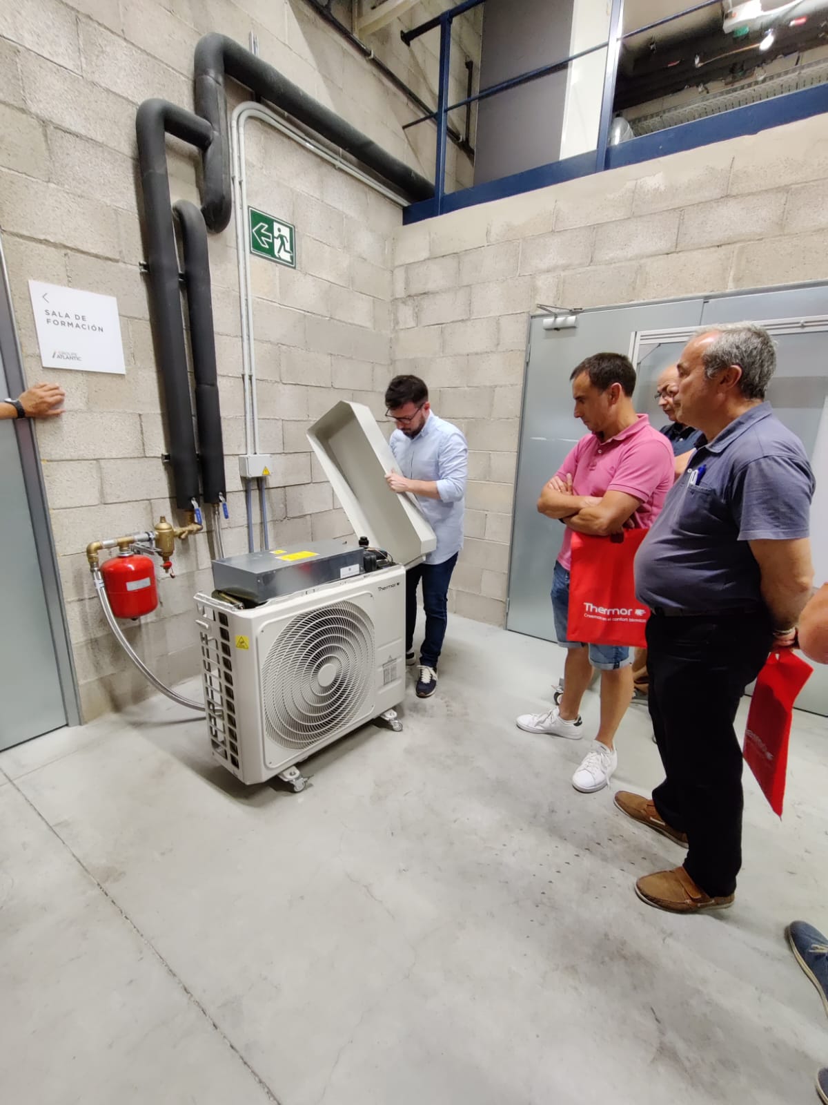 Formación y visita a Thermor, Distribución material eléctrico y fontaneria en Barcelona