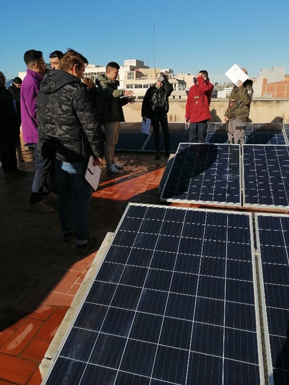&Eacute;xito de la Formaci&oacute;n en Fotovoltaica, Distribuci&oacute;n material el&eacute;ctrico y fontaneria en Barcelona
