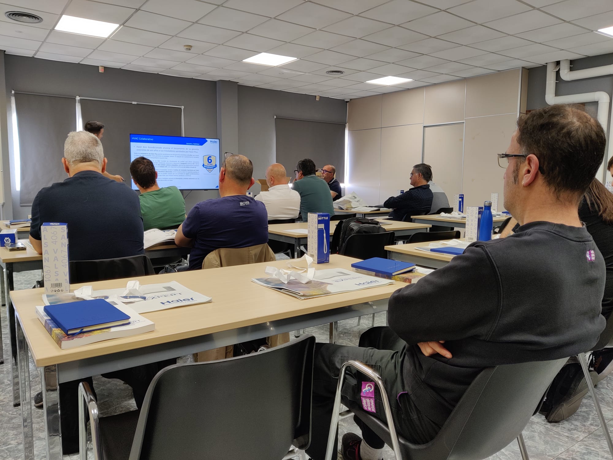 Nueva gama de Aires Acondicionados Haier, Distribución material eléctrico y fontaneria en Barcelona