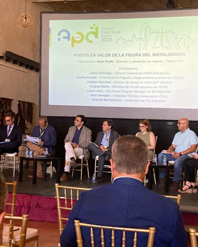 Éxito de asistencia en el APD, Distribución material eléctrico y fontaneria en Barcelona