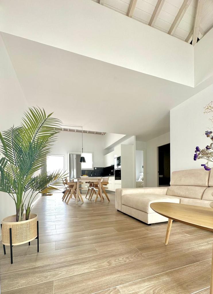 Reforma completa con CELL, Distribución material eléctrico y fontaneria en Barcelona