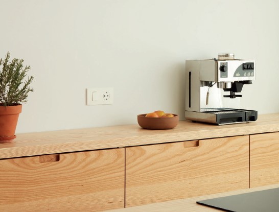 Nueva Simon270, Distribución material eléctrico y fontaneria en Barcelona