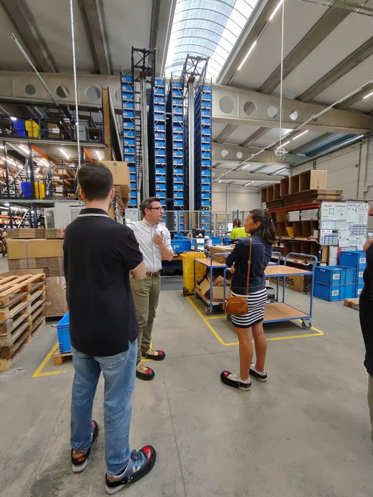 Visita al CLC, Distribución material eléctrico y fontaneria en Barcelona