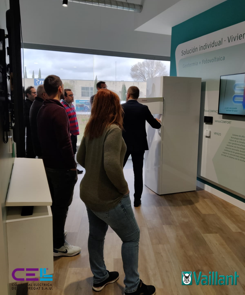 I Jornada Formación Vaillant para clientes, Distribución material eléctrico y fontaneria en Barcelona