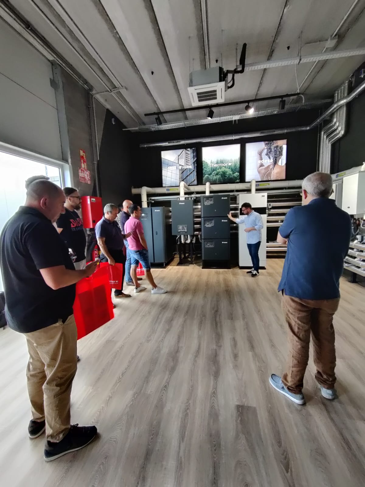 Formación y visita a Thermor, Distribución material eléctrico y fontaneria en Barcelona