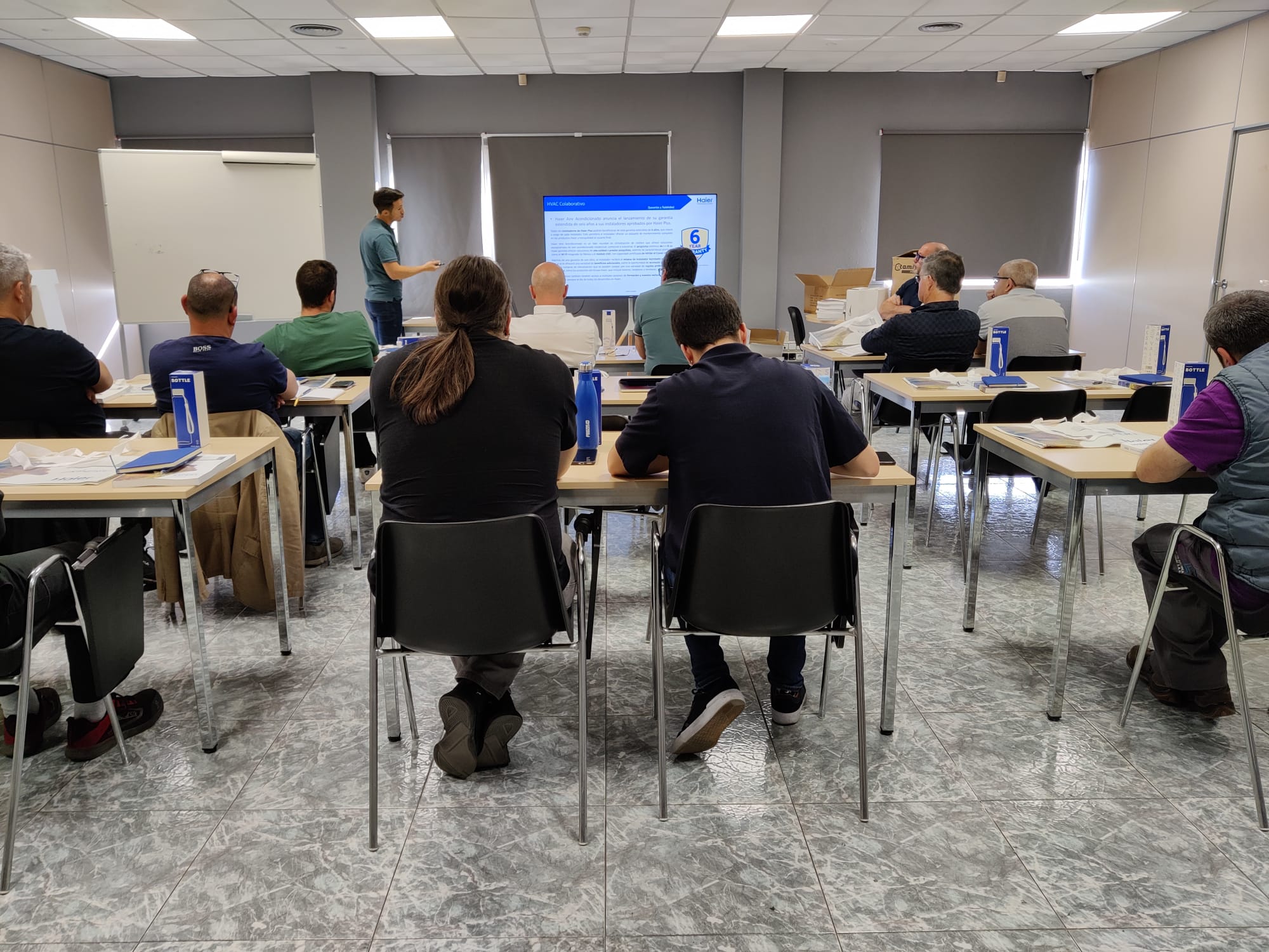 Nueva gama de Aires Acondicionados Haier, Distribución material eléctrico y fontaneria en Barcelona