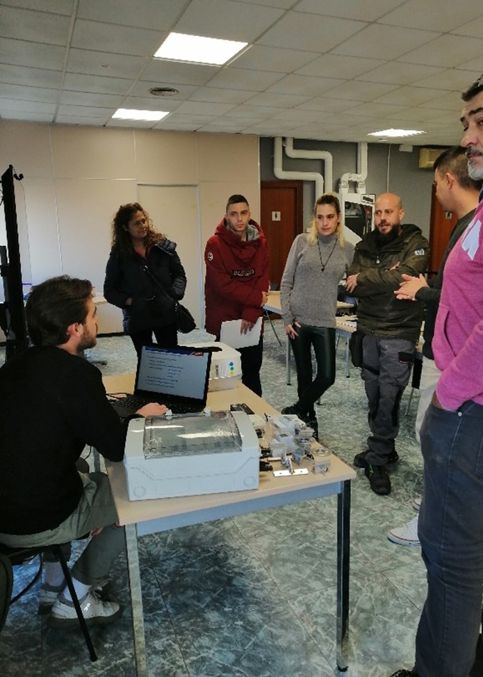 &Eacute;xito de la Formaci&oacute;n en Fotovoltaica, Distribuci&oacute;n material el&eacute;ctrico y fontaneria en Barcelona