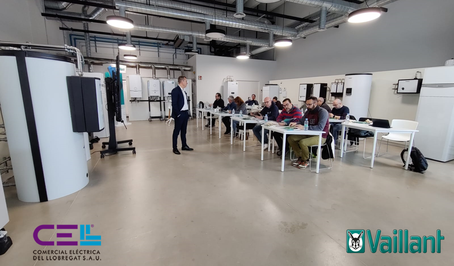 I Jornada Formación Vaillant para clientes, Distribución material eléctrico y fontaneria en Barcelona