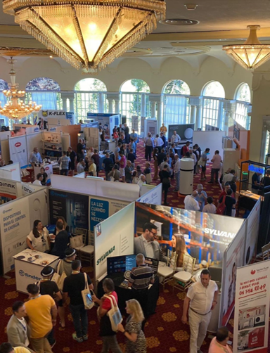 Éxito de asistencia en el APD, Distribución material eléctrico y fontaneria en Barcelona