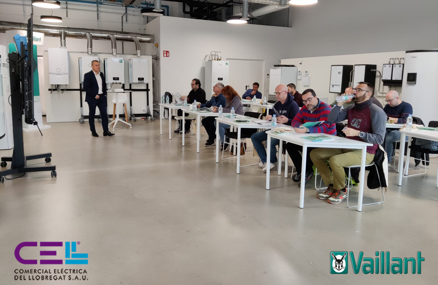 I Jornada Formación Vaillant para clientes, Distribución material eléctrico y fontaneria en Barcelona
