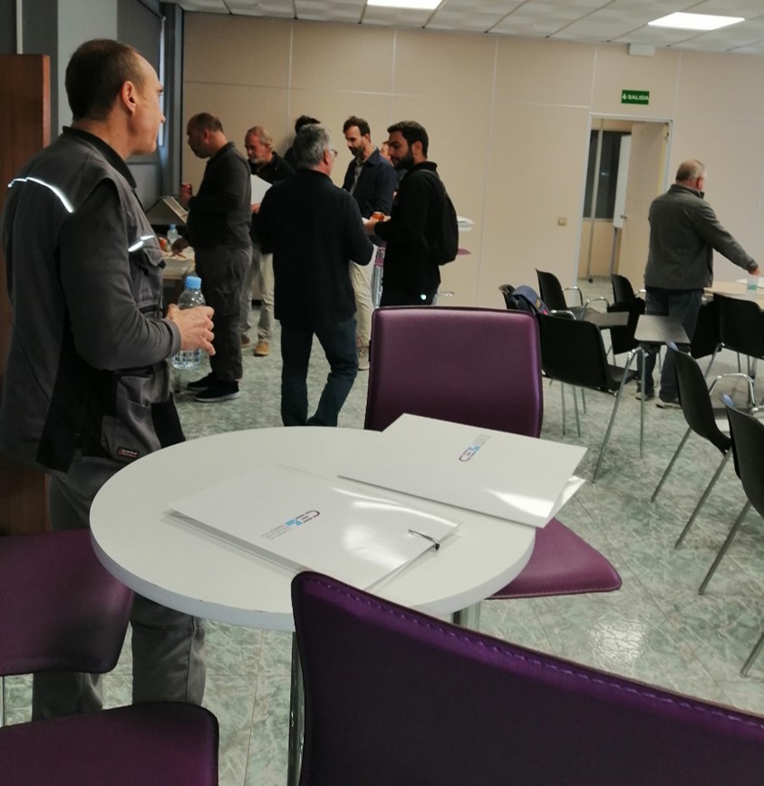 Gran éxito de la Formación sobre Fotovoltaica, Distribución material eléctrico y fontaneria en Barcelona