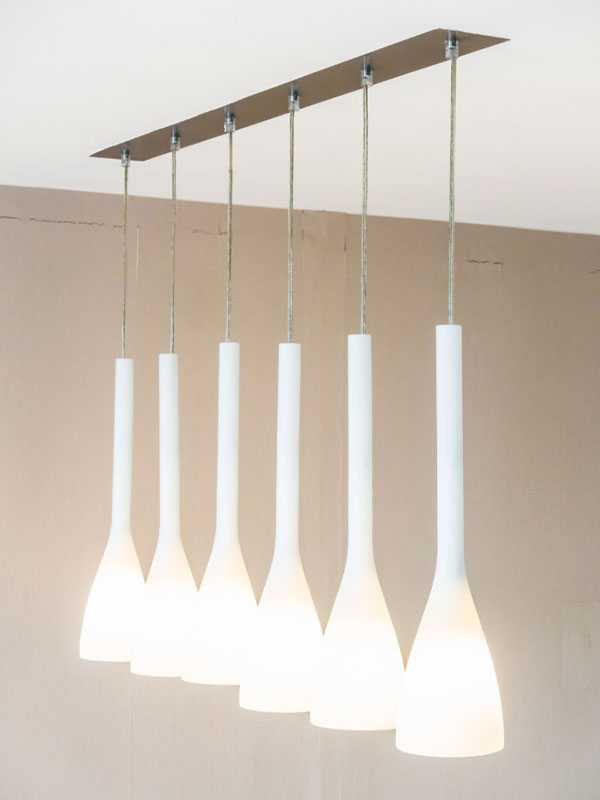 Electricidad e Iluminación, Distribución material eléctrico y fontaneria en Barcelona